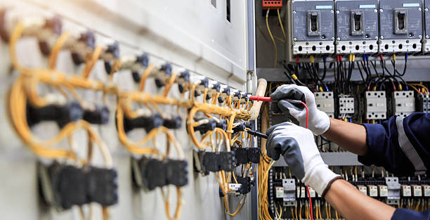 Professional Electrician technician working in De Graff, OH